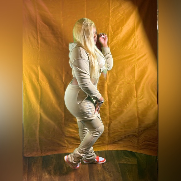 TWO PIECE STACK LEGGED SET - Picture 1 of 1